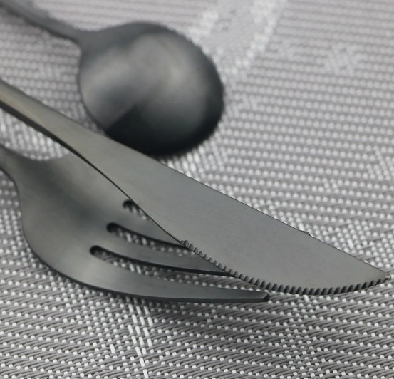 Taflø Grand | 36-delat bestickset i rostfritt stål med elegant design