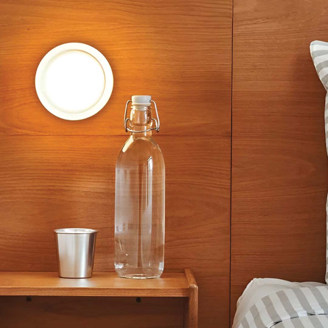 LuxaLamp - Modern Elegant Vägglampa med Lyxig Finish
