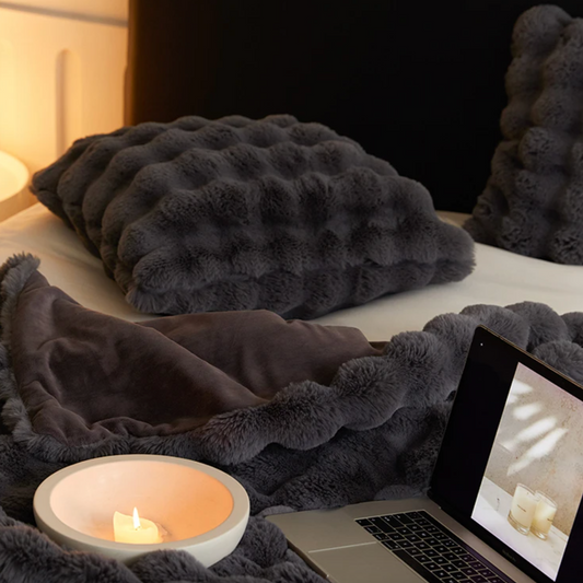 Carvallo – Lyxig Fuskpäls Kuddeöverdrag för Stilfull Komfort