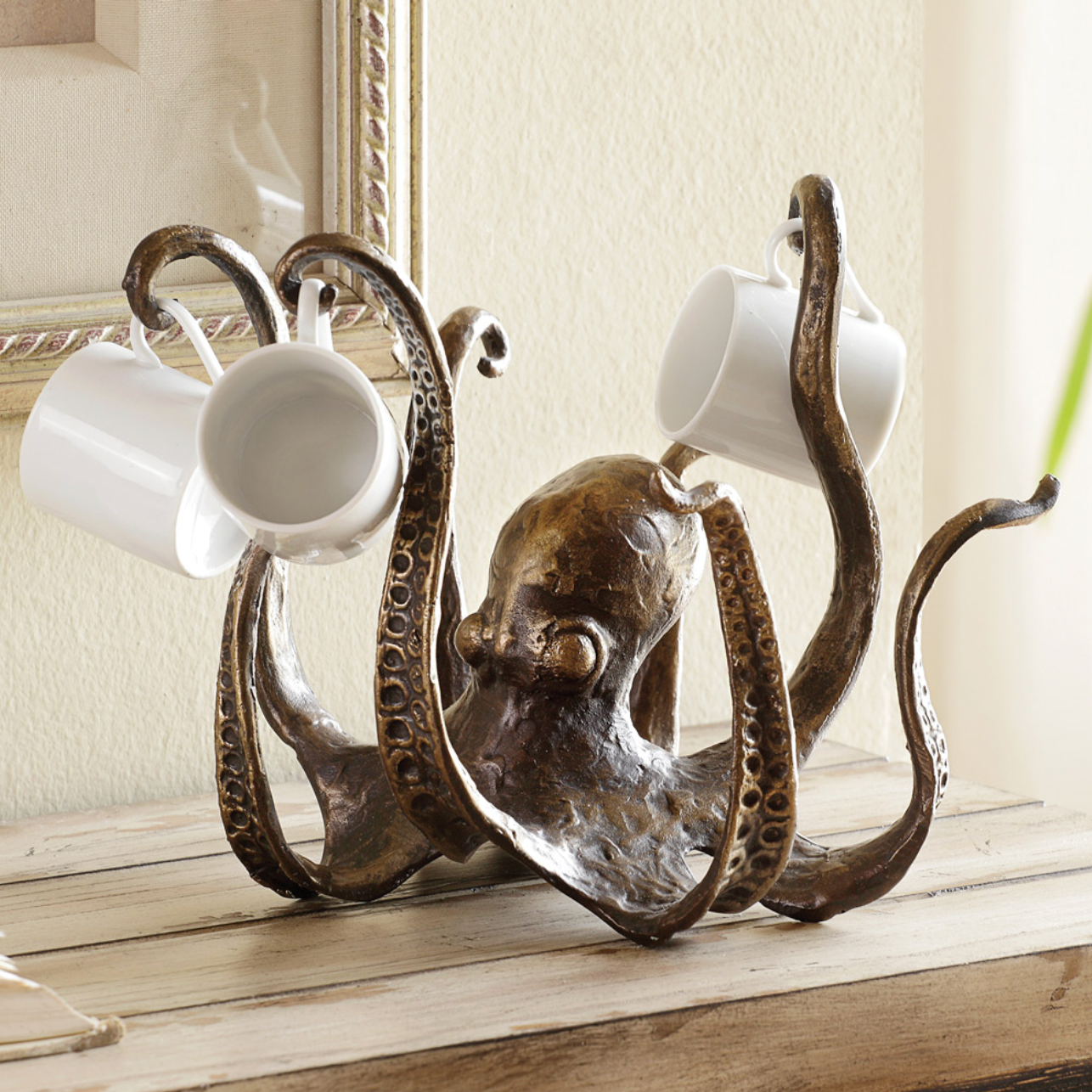 OctoSip – Unik bläckfisk te-kopphållare med tentakler för finurlig inredning