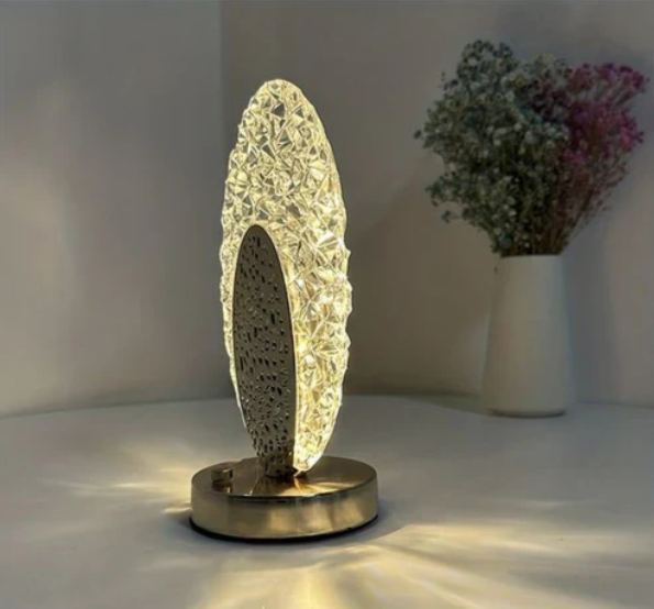 Elegant bordlampa i påfågeldesign