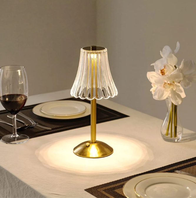 Uppladdningsbar USB-LED-bordslampa i retrodesign