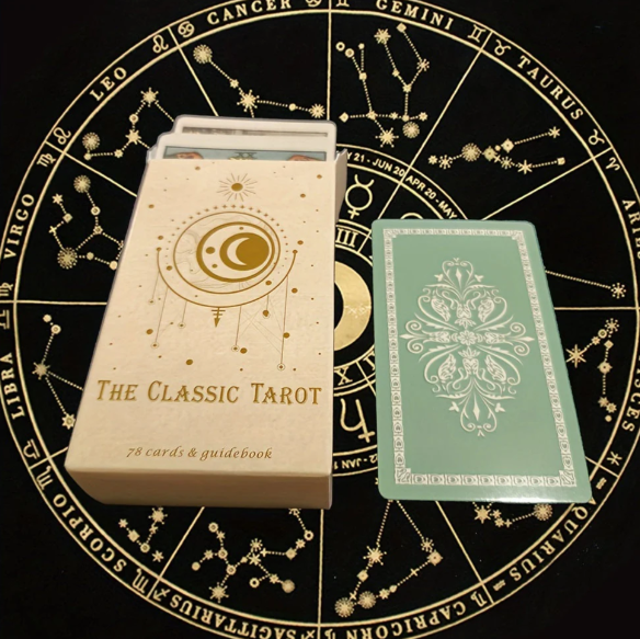 Traditionellt tarotkortspel med 78 kort