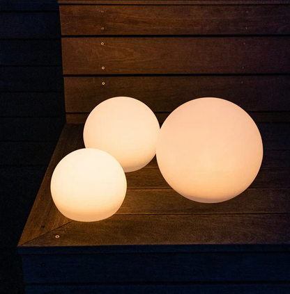 Rund trädgårdslampa