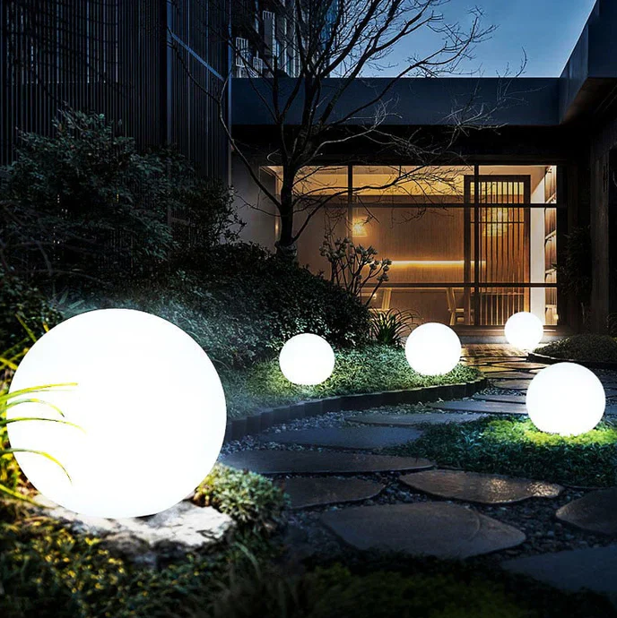 Rund trädgårdslampa