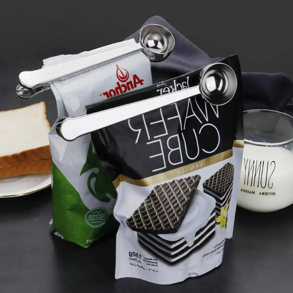 ClipCafé – Stilren Kaffe- sked med Praktisk Klippdesign