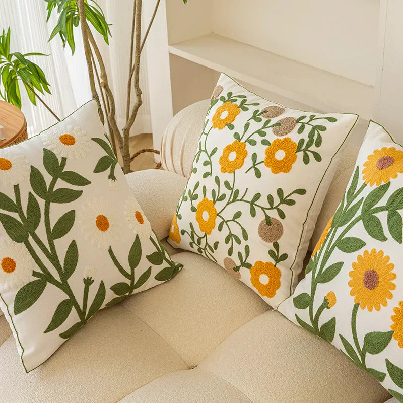 Carvallo – Bomullskuddeöverdrag med Fin Blomsterbroderi