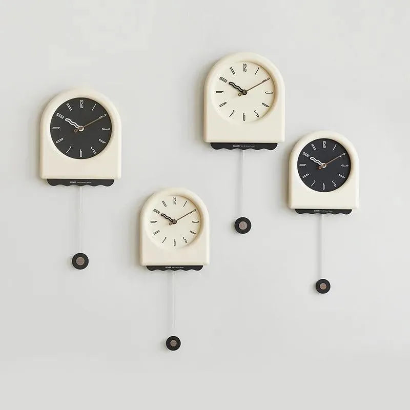 CremePendulum - Koreansk Stil Väggklocka med Modernt Design
