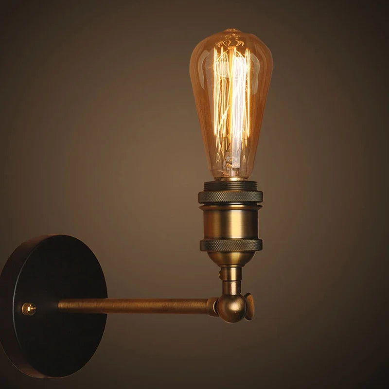 RetroAngle - Industriell Vägglampa med Justerbar Vinkel