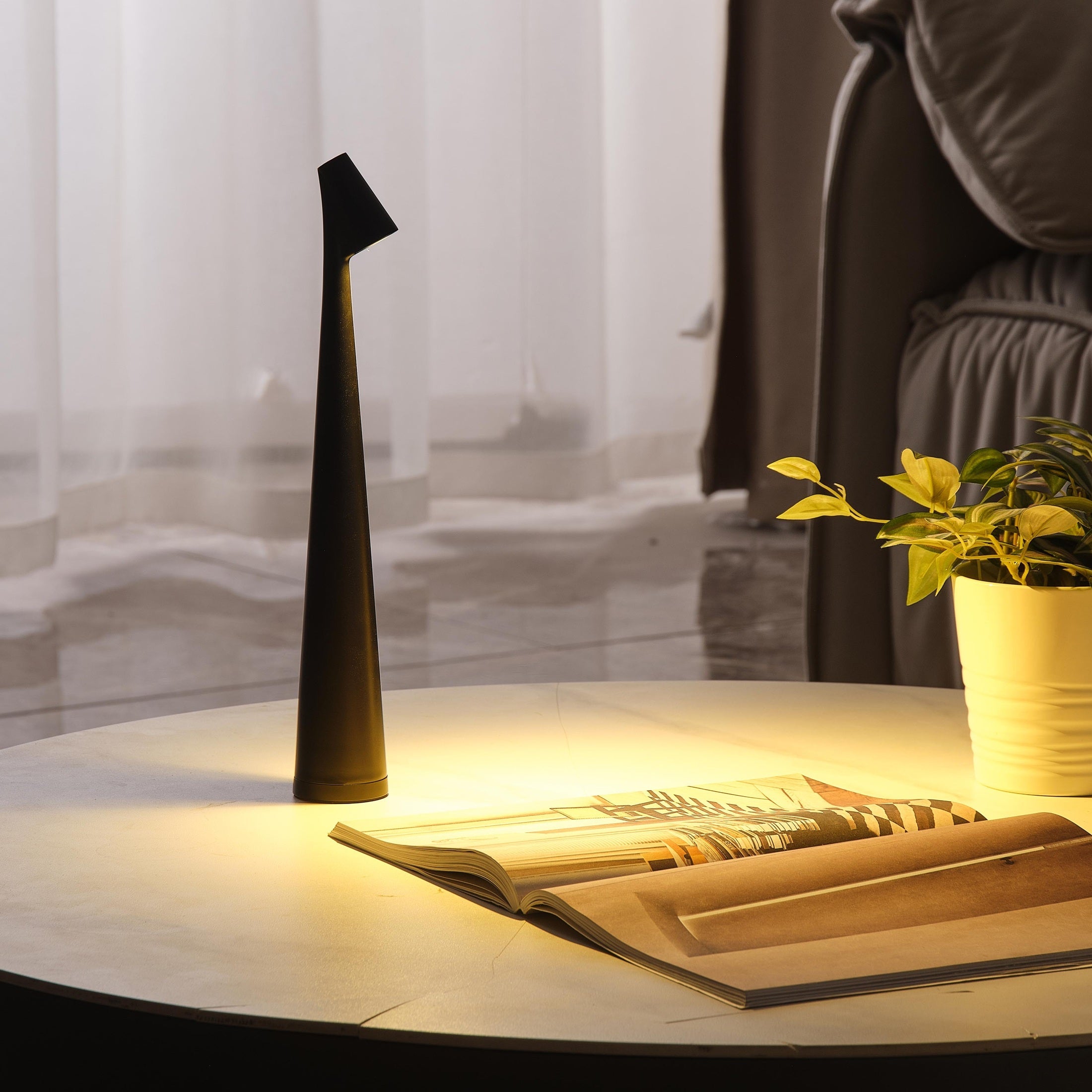 LumiGlow | Trådlös Dimbara LED Bordslampa för Hem