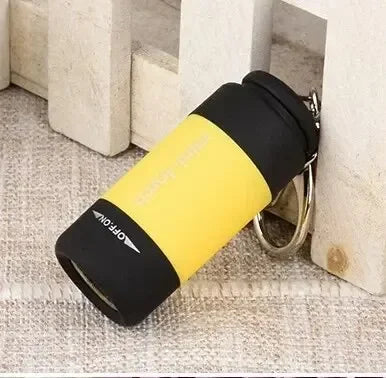 Carvallo Mini LED fackla med nyckelring | USB-laddning | Vattentät & Ultralätt | 5,2 × 2,1 cm