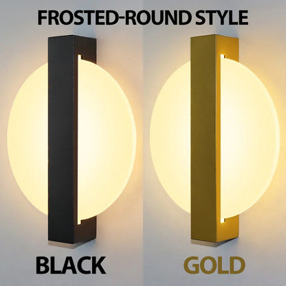 Modern LED Vägglampa med Guldblad Finish – Akryl Väggsconse för Inomhus Sovrum och Vardagsrum Belysning