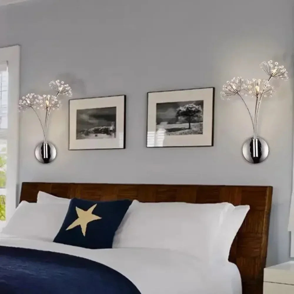 Lustrae | Modern vägglampa med kristallformad maskrosdesign