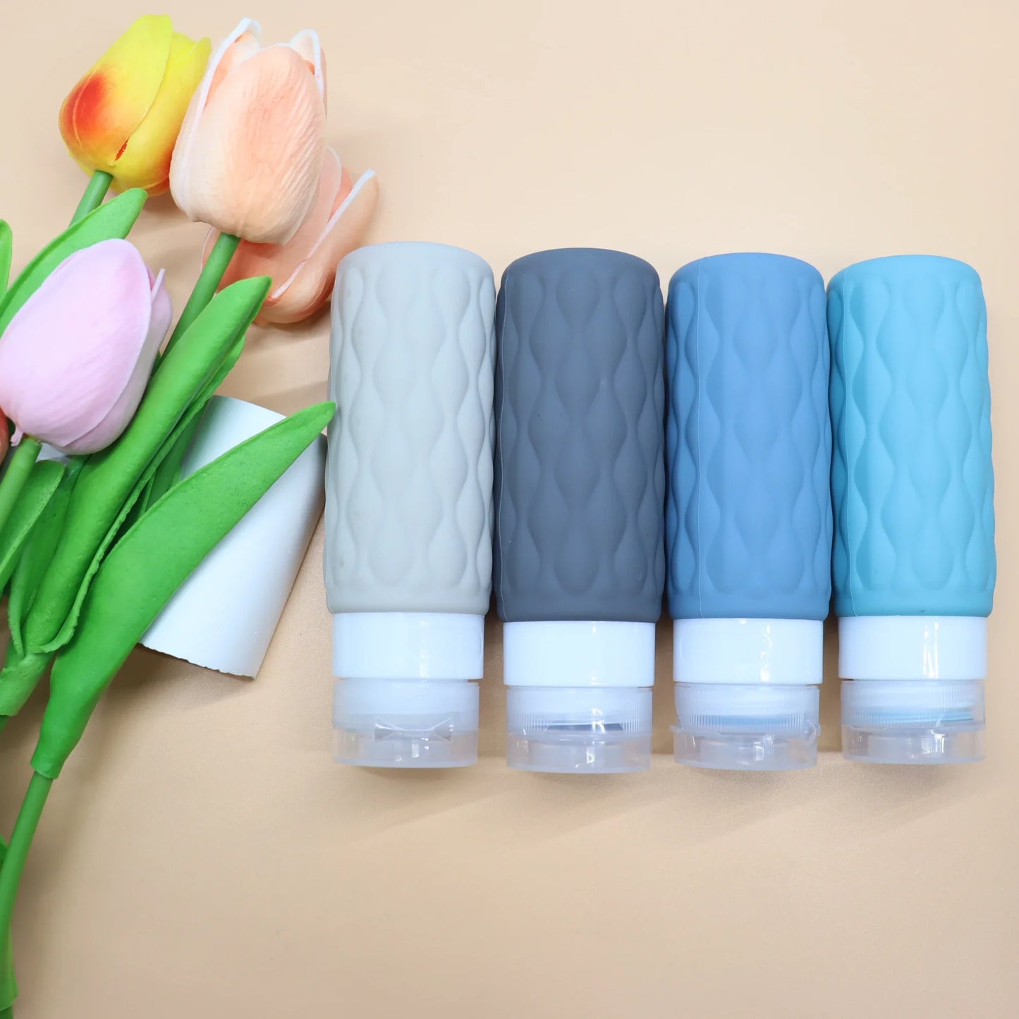 Carvallo Reseflaskor Set | Mjuka silikonflaskor & spraybehållare | Läcksäkra & TSA-kompatibla | För schampo, lotion & kosmetik