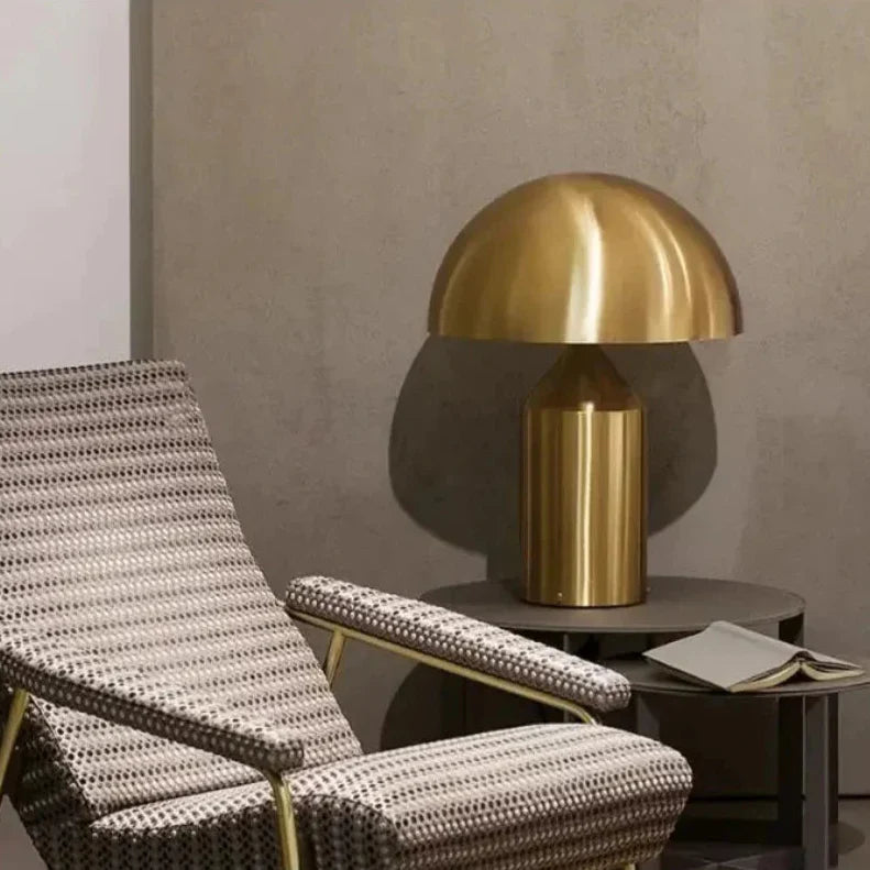 Altessa Oro Bordslampa – Lyxdesignlampa i guld med touch-kontroll