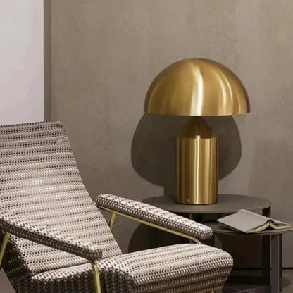 Altessa Oro Bordslampa – Lyxdesignlampa i guld med touch-kontroll