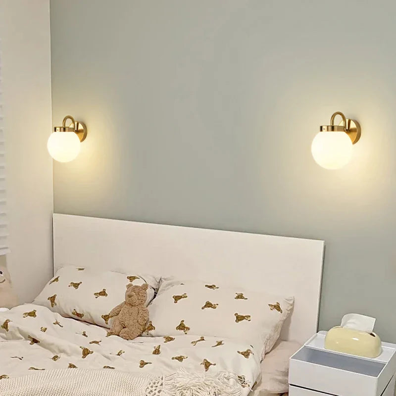 ModernWall - Nordisk LED Vägglampa med Glaslock för Stämningsfull Inomhusbelysning