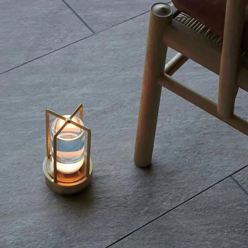 Luxa Crystal LED Bordslampa – Elegant design med dimbar touchkontroll