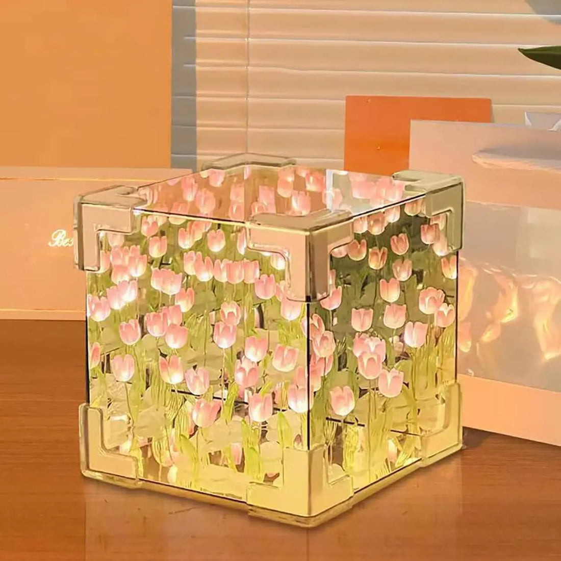 MirrorBloom - DIY Spegelkub Lamp med Tulpan Design