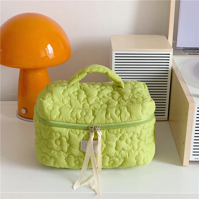 Carvallo Vadderad KosmetiskPåse i Bomull | MakeupPåse med Dragkedja för Damer | Resekulturpåse med Blommönster & Inre Fack