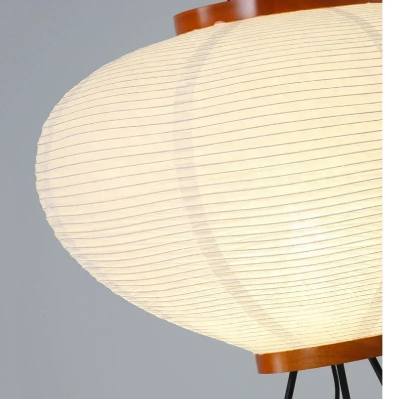 Sōra 9A | Handgjord golvlampa med trästruktur
