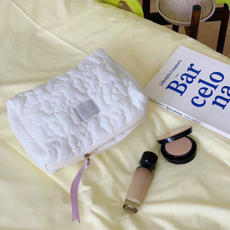 Carvallo Vadderad KosmetiskPåse i Bomull | MakeupPåse med Dragkedja för Damer | Resekulturpåse med Blommönster & Inre Fack