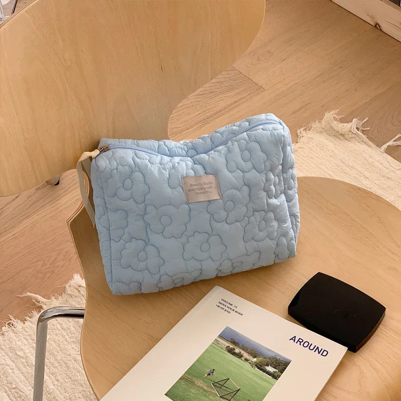 Carvallo Vadderad KosmetiskPåse i Bomull | MakeupPåse med Dragkedja för Damer | Resekulturpåse med Blommönster & Inre Fack