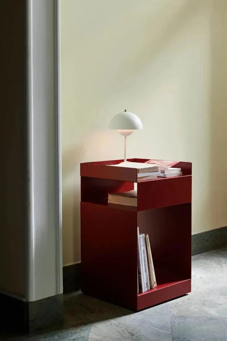 Arket Fold | Metall-sidobord i dansk origami-design