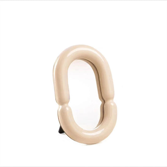 Carvallo – Elegant Ovalt Spegel med Skulptural Form