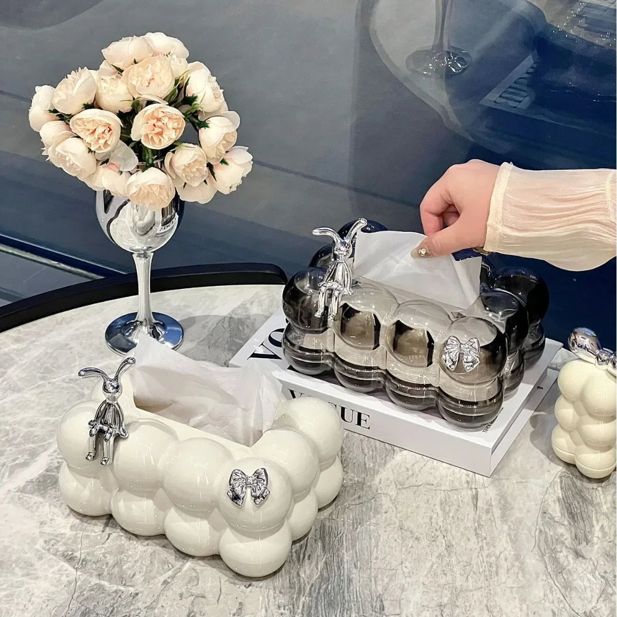 Carvallo – Klar böjd modern vävhållare med skulpturell design