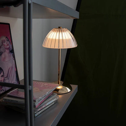 LumeLuxe – Dimbart LED Bordslampa med Skandinavisk Design &amp; USB