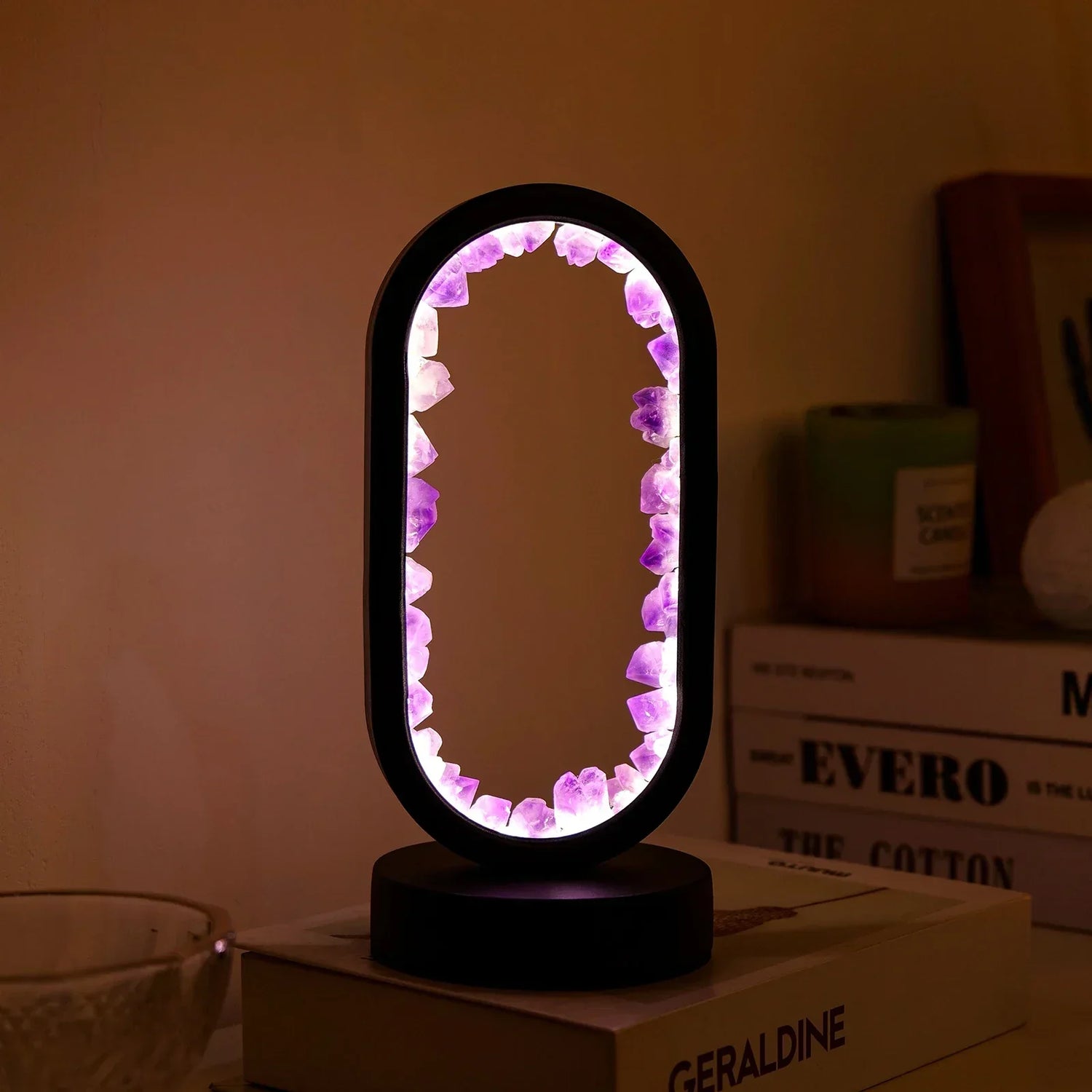 AuraStone Soluna | Amethyst kristallampa med mjukt naturbelysning
