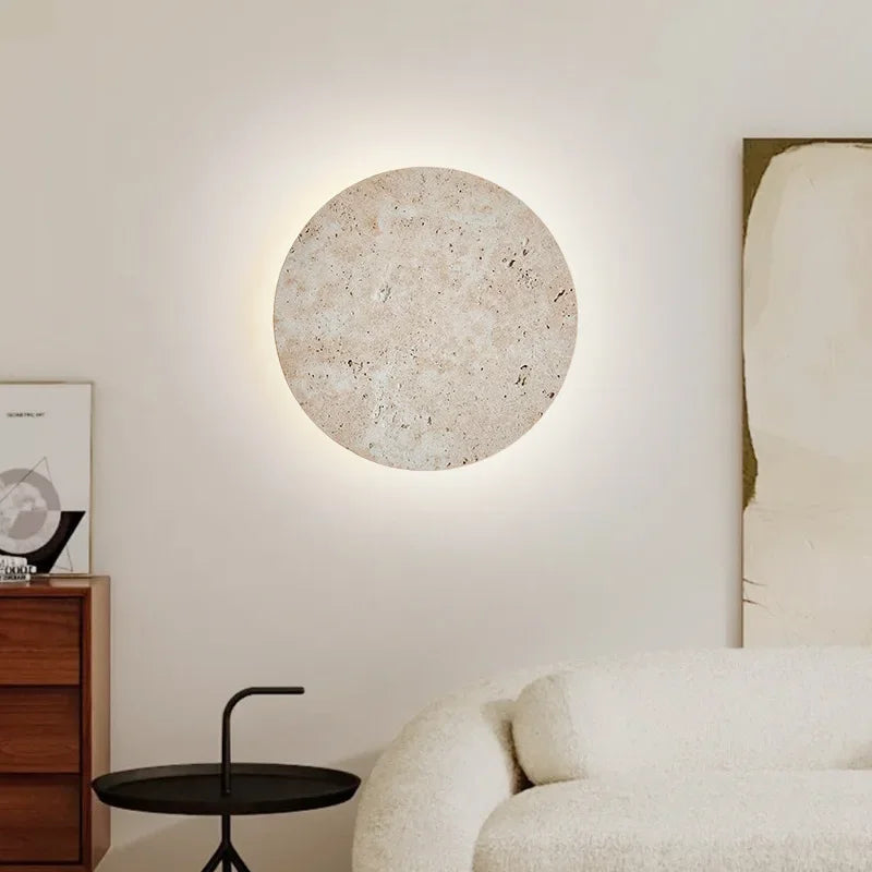 EarthyRadiance - Vägglampa av natursten med varm LED-belysning