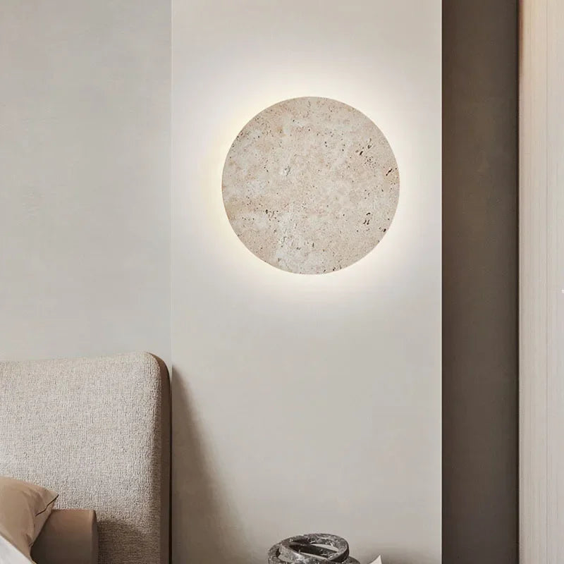 EarthyRadiance - Vägglampa av natursten med varm LED-belysning