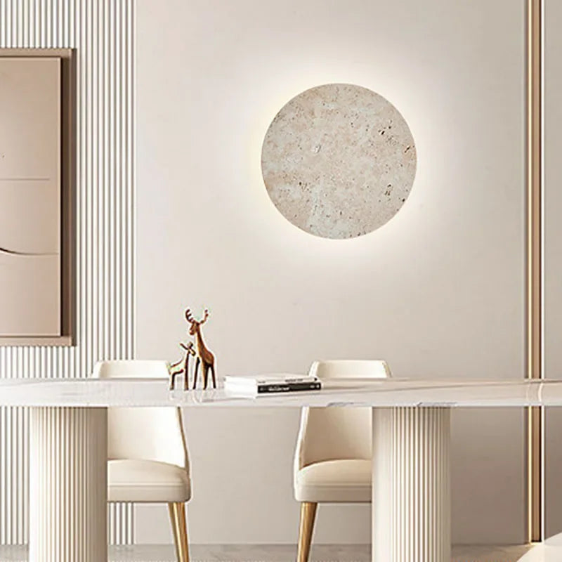 EarthyRadiance - Vägglampa av natursten med varm LED-belysning