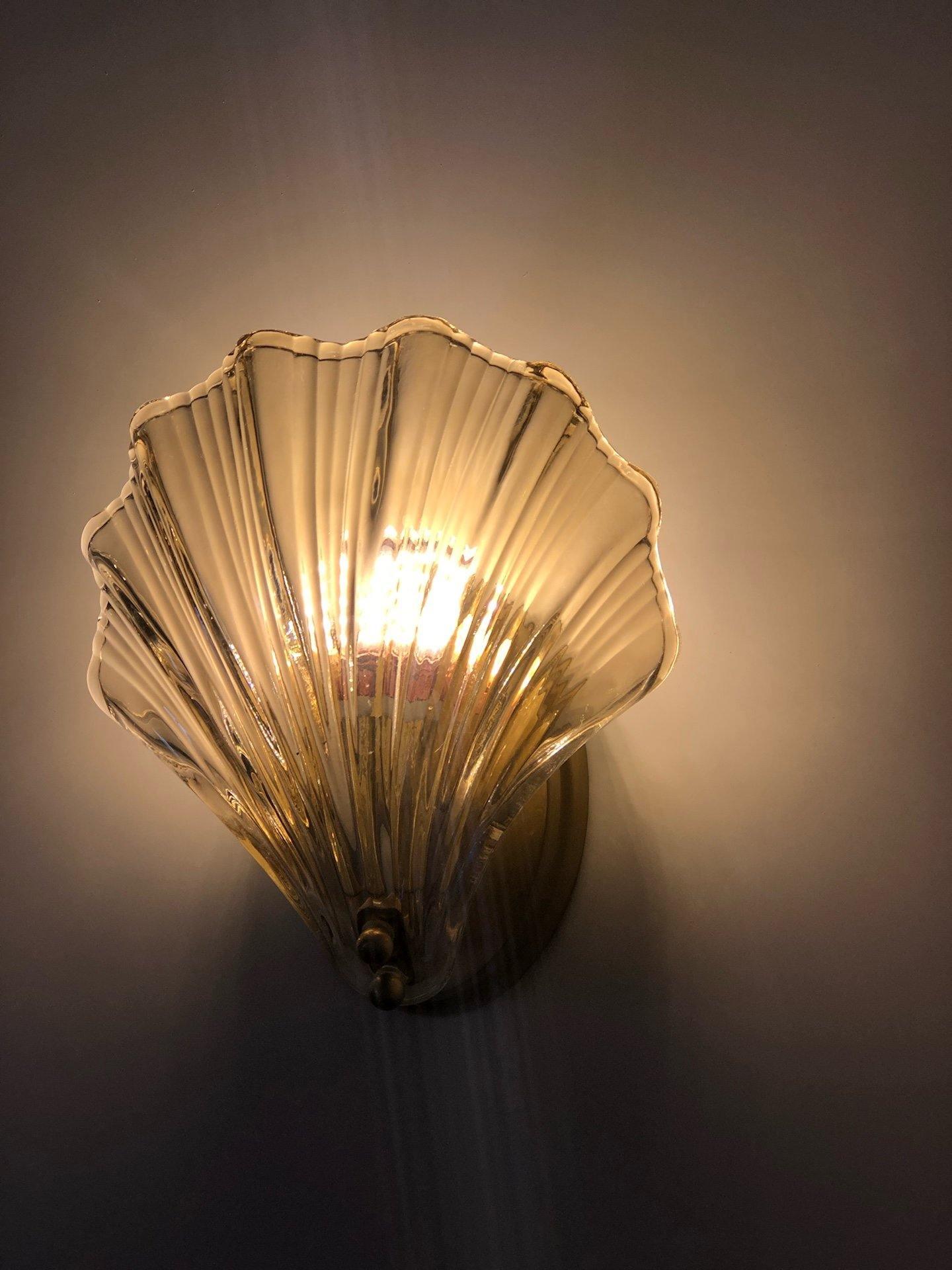 Elegant Shell Vägglampa – Kustinspirerad Sconce för Strandiga Vibes