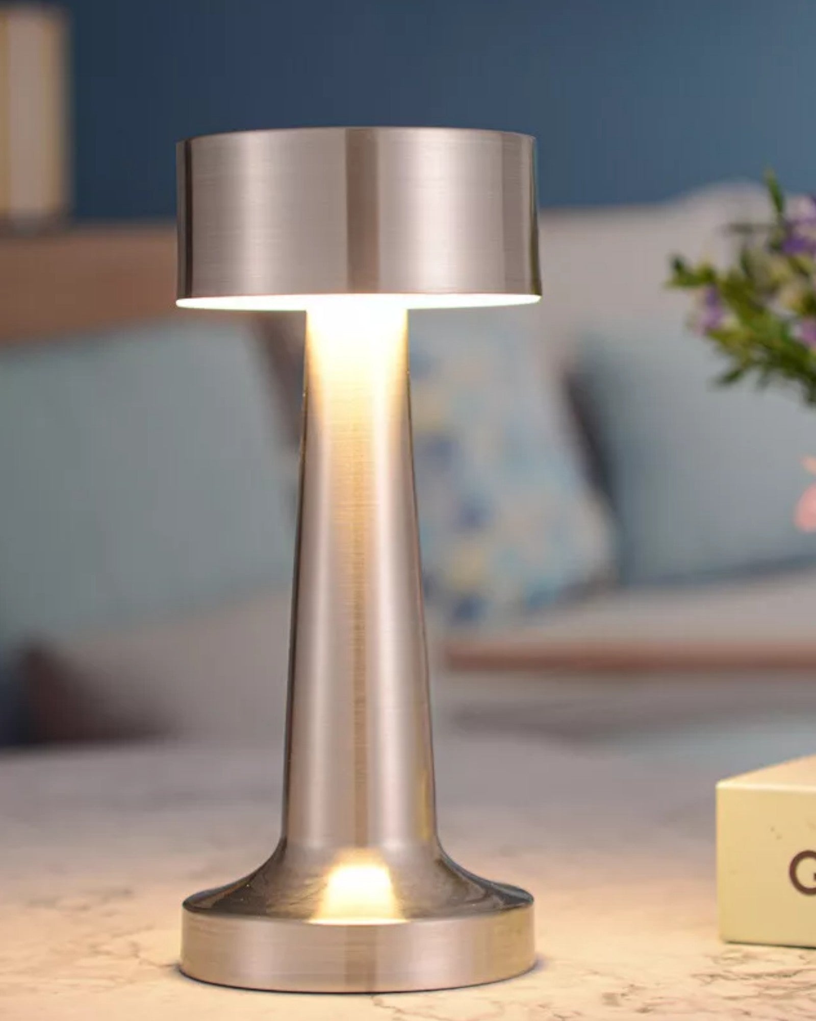 LED Bordslampa - Guld - Dimbara - Touchknapp - Modern Design