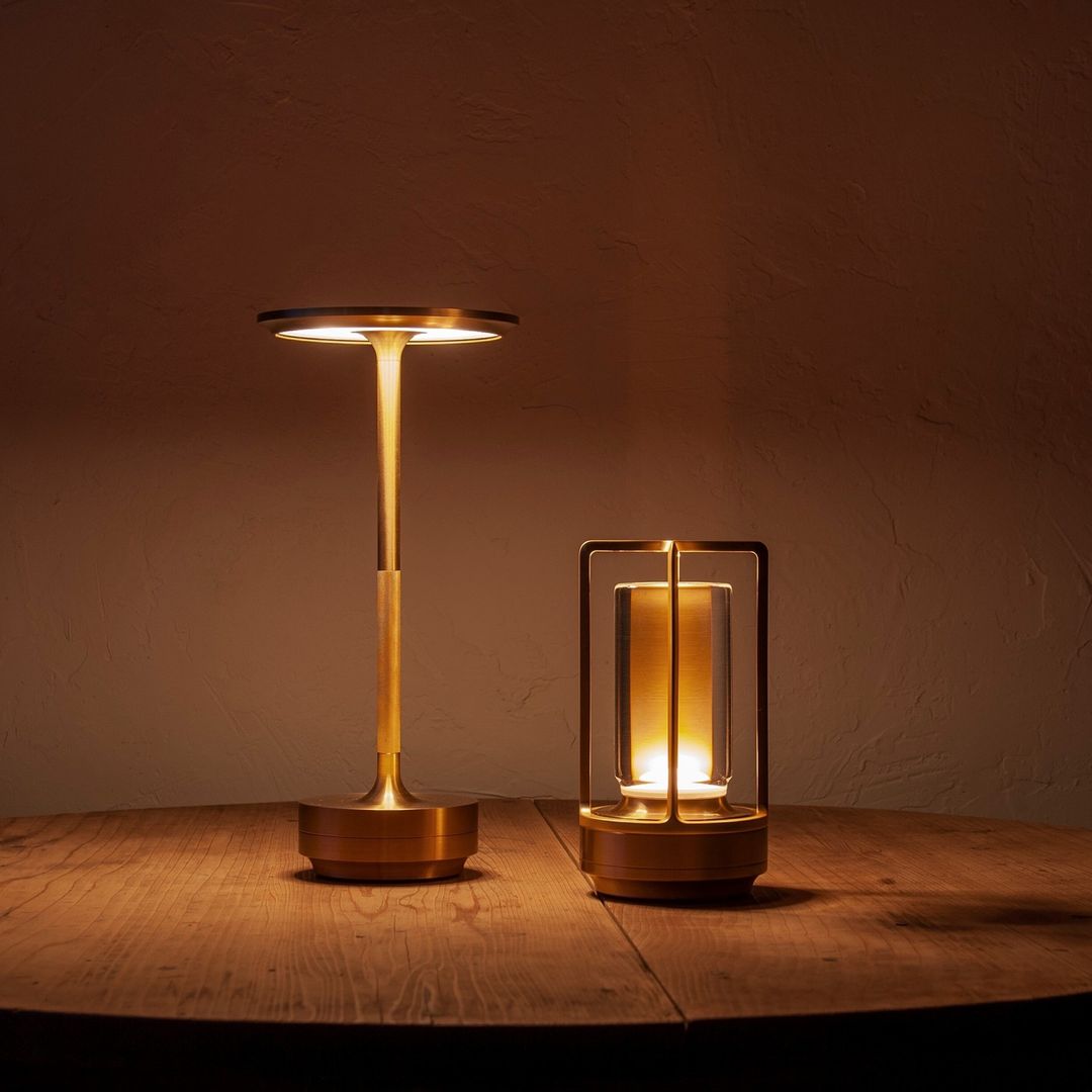Carvallo – Bordslampa med minimalistisk design och touchkontroll