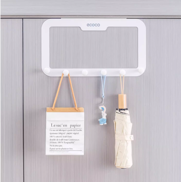 Praktisk dörrkrok för upphängning