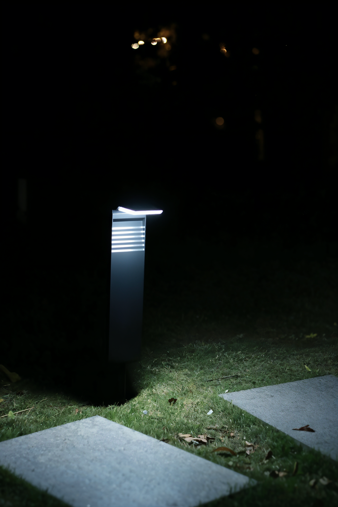 SolShine Solar-trädgårdslampa – Väderbeständig, energieffektiv med rörelsesensor för utomhusområden