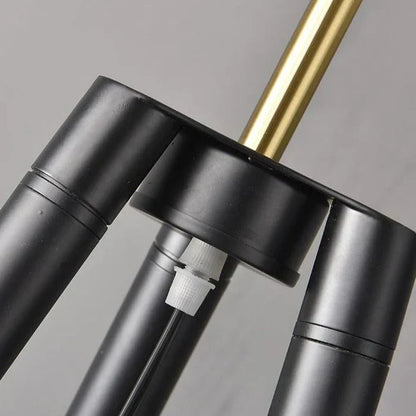 Solano Coyote Golvlampa – Lyxig trebentlampa med guldskärm i modern design