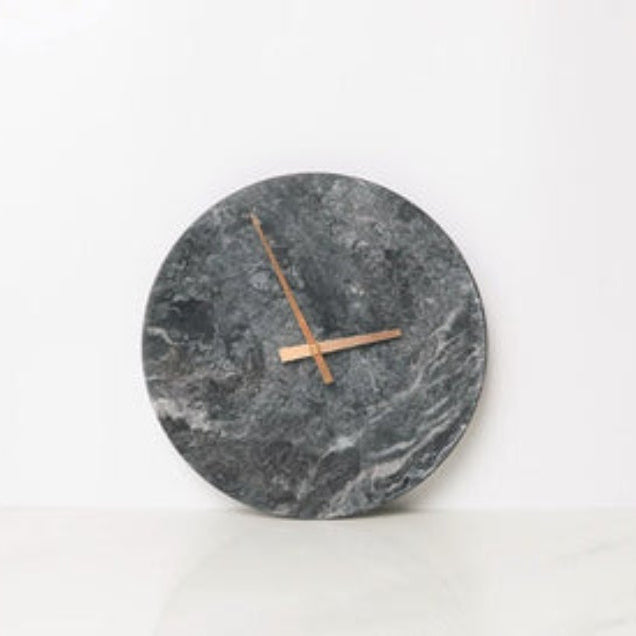 Carvallo – Elegant väggur med stilren design för moderna platser