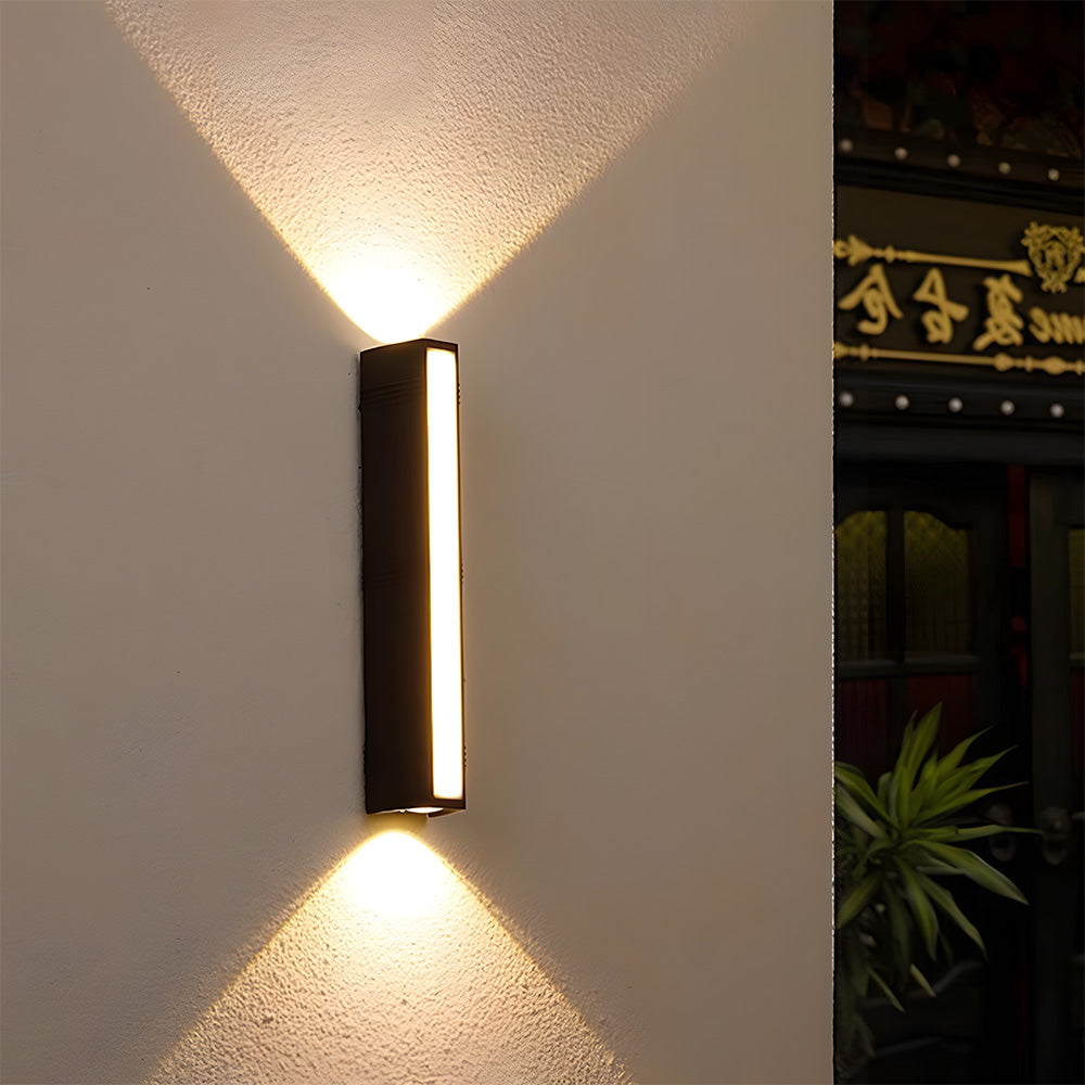 LED Utomhusvägglampa | 6.1–23.6 x 2.7 in | Snygg lång tubdesign | IP54 Klassad vattentät armatur | Brick by Brick