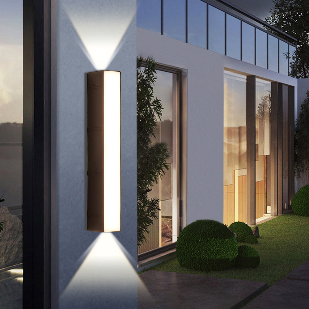 LED Utomhusvägglampa | 6.1–23.6 x 2.7 in | Snygg lång tubdesign | IP54 Klassad vattentät armatur | Brick by Brick