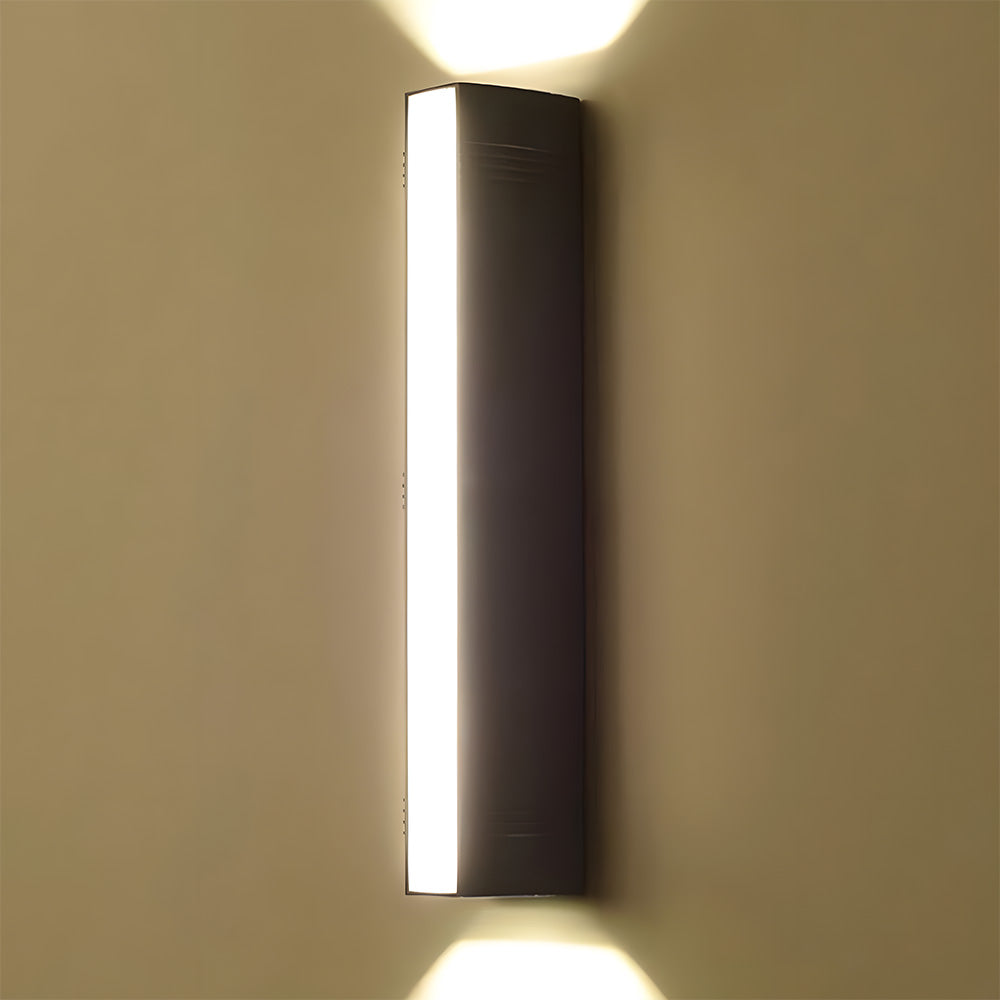 LED Utomhusvägglampa | 6.1–23.6 x 2.7 in | Snygg lång tubdesign | IP54 Klassad vattentät armatur | Brick by Brick
