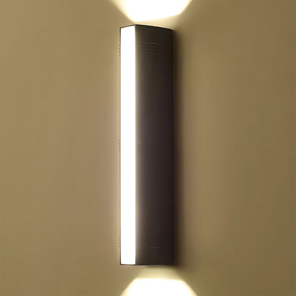 LED Utomhusvägglampa | 6.1–23.6 x 2.7 in | Snygg lång tubdesign | IP54 Klassad vattentät armatur | Brick by Brick
