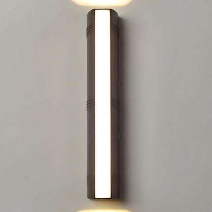 LED Utomhusvägglampa | 6.1–23.6 x 2.7 in | Snygg lång tubdesign | IP54 Klassad vattentät armatur | Brick by Brick
