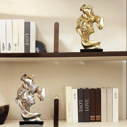 Sweet Kiss - Pannkyssande älskande staty