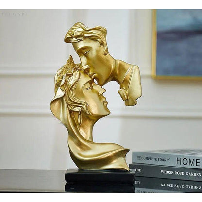 Sweet Kiss - Pannkyssande älskande staty