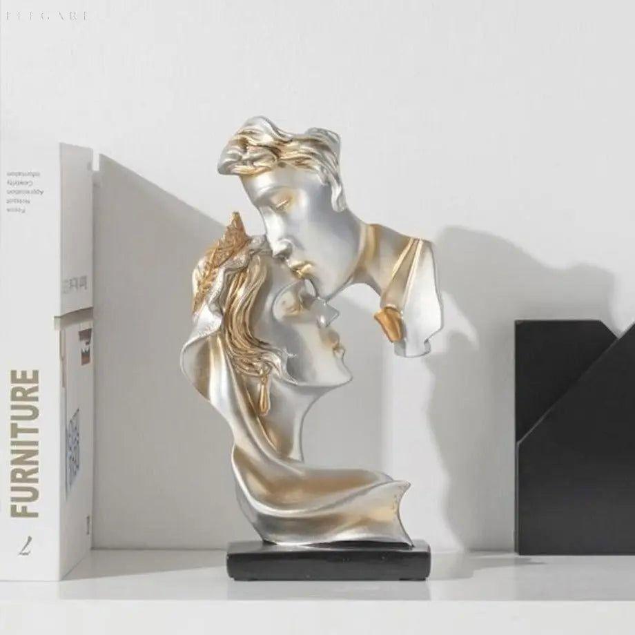 Sweet Kiss - Pannkyssande älskande staty